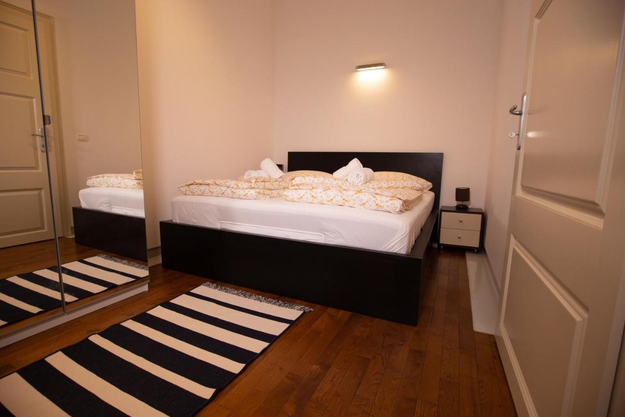 Alessia Apartment In The Old Town Timisoara Bagian luar foto