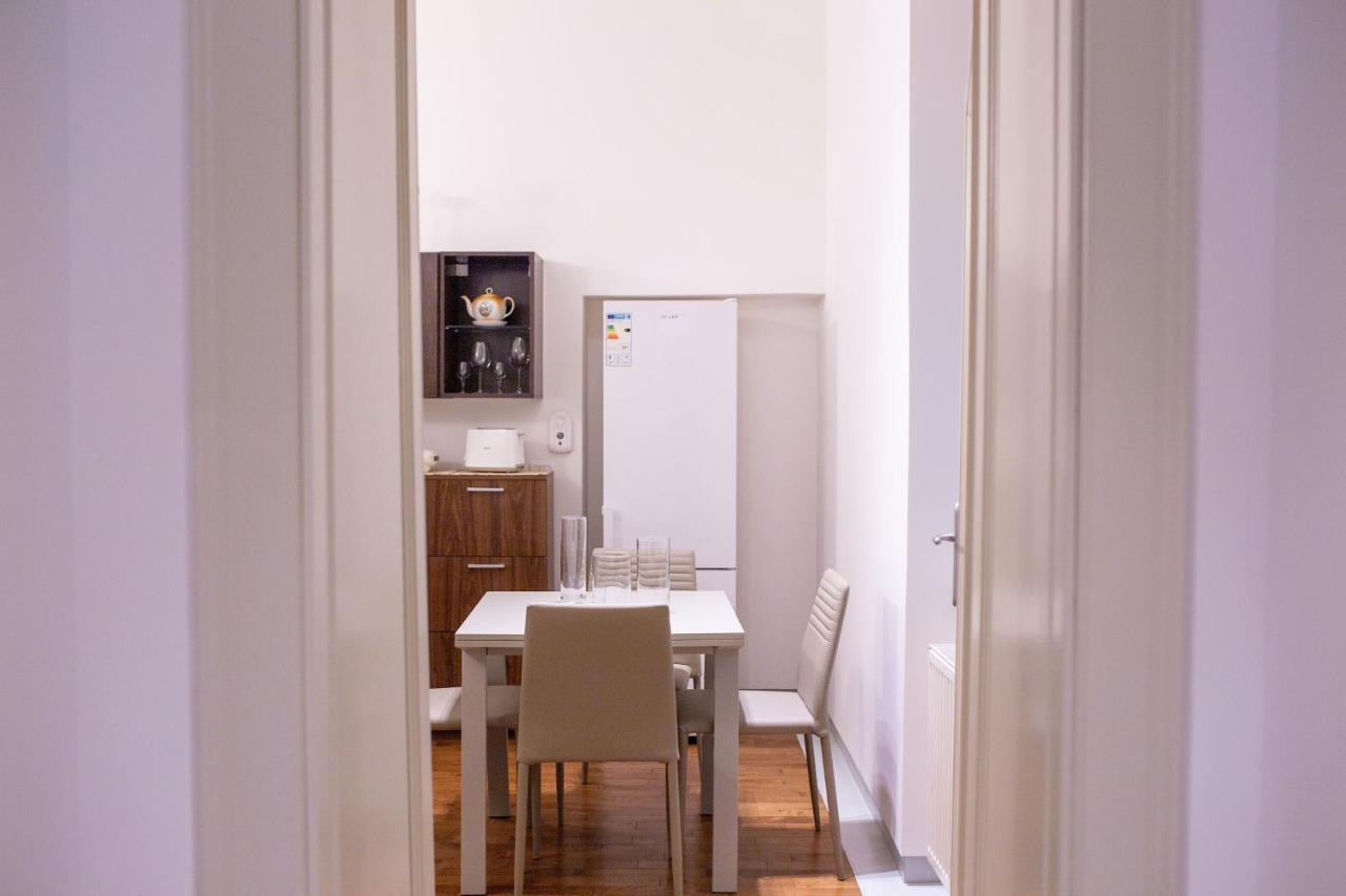 Alessia Apartment In The Old Town Timisoara Bagian luar foto